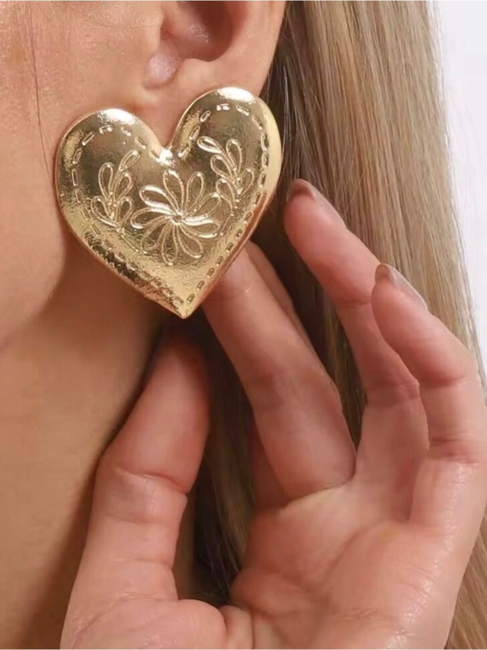 Zara Heart Earrings Gold Tone Floral Engraved Statement Studs Romantic Rare NWOT